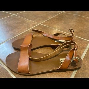 Steve Madden chestnut sandal